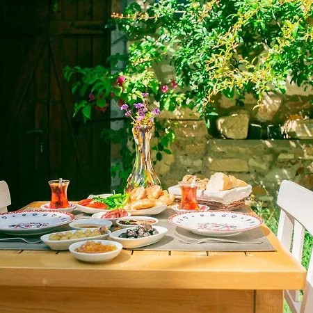 Annemin Harabesi * Çeşme