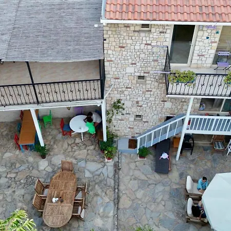 Annemin Harabesi Cesme