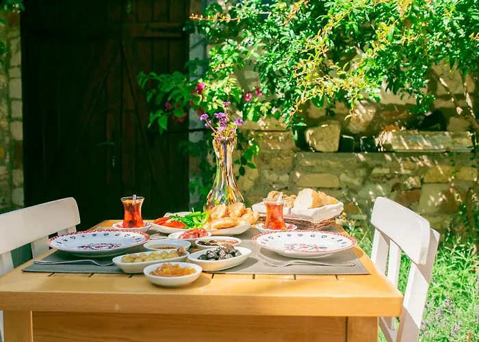 Annemin Harabesi 4* Çeşme