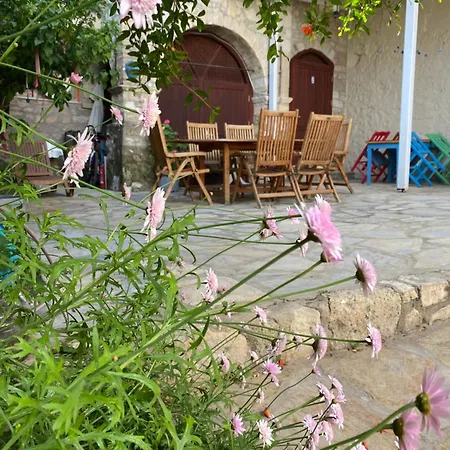 Annemin Harabesi Cesme